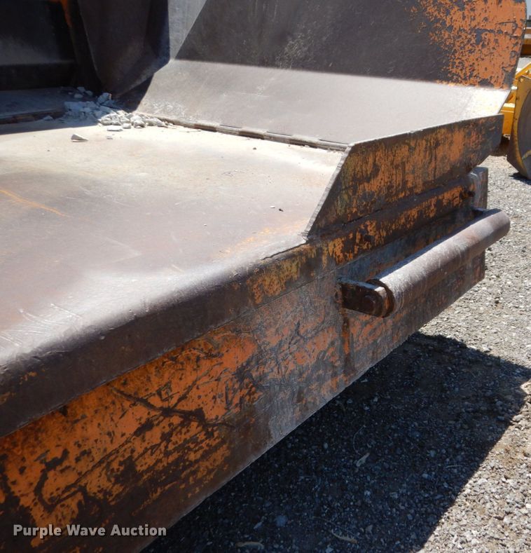 image for item DK0482 1998 Mauldin 690E  paver