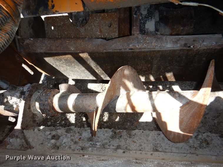 image for item DK0482 1998 Mauldin 690E  paver