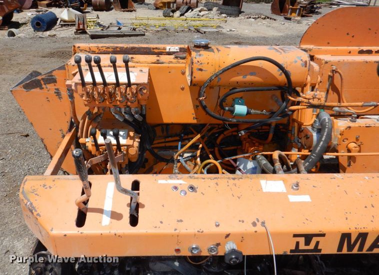 image for item DK0482 1998 Mauldin 690E  paver