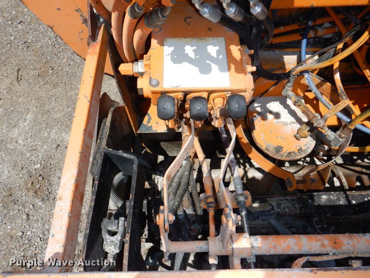 image for item DK0482 1998 Mauldin 690E  paver