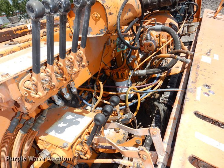 image for item DK0482 1998 Mauldin 690E  paver