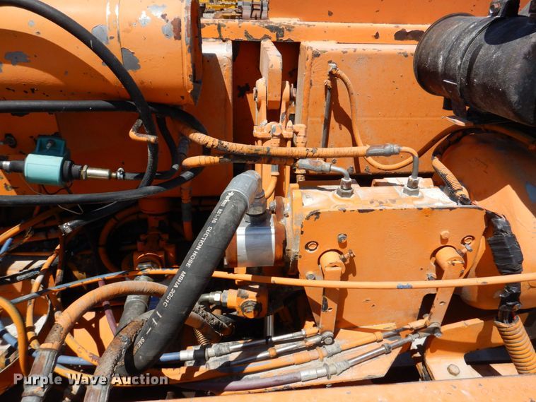 image for item DK0482 1998 Mauldin 690E  paver