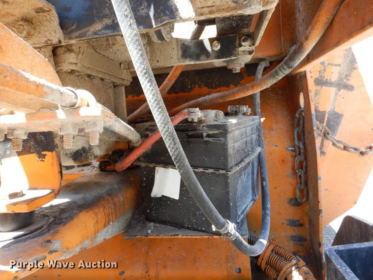 image for item DK0482 1998 Mauldin 690E  paver