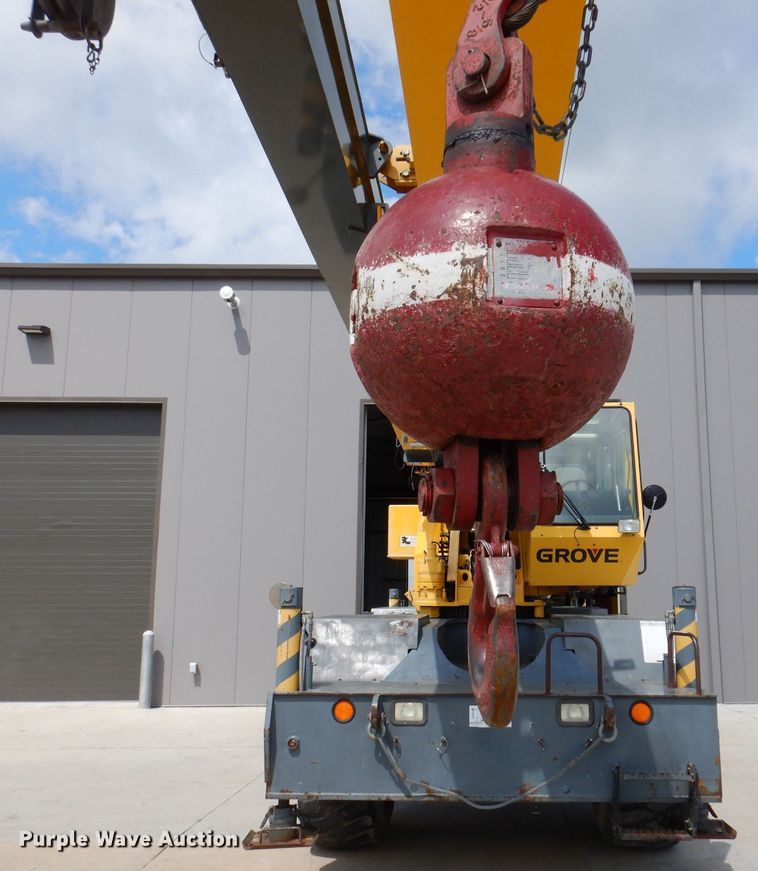 image for item DK2004 2003 Grove RT 530E  crane
