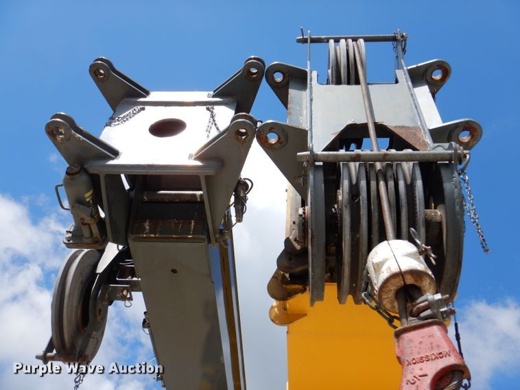 image for item DK2004 2003 Grove RT 530E  crane