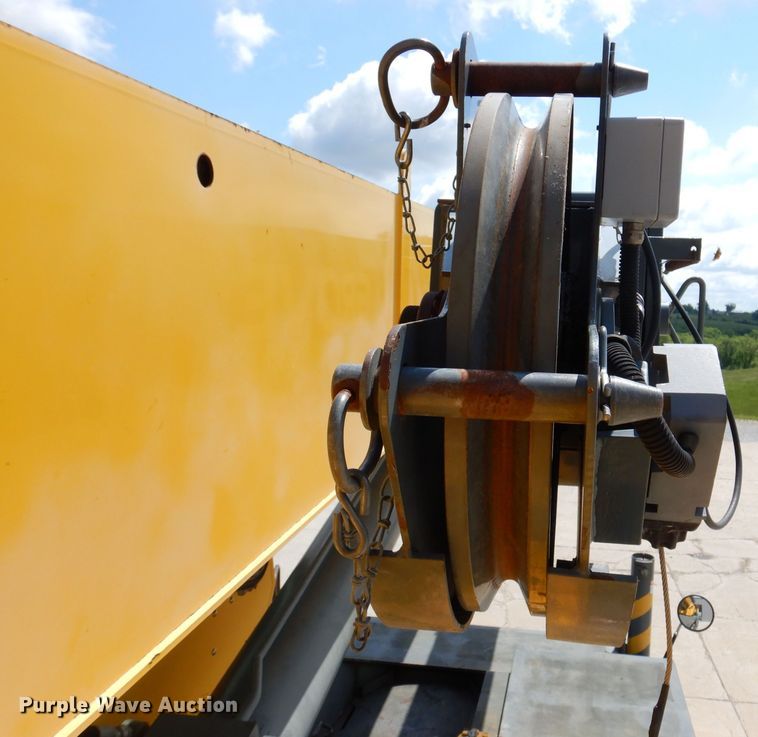 image for item DK2004 2003 Grove RT 530E  crane