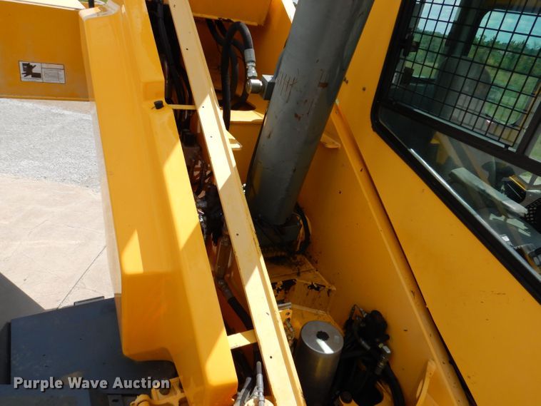 image for item DK2004 2003 Grove RT 530E  crane