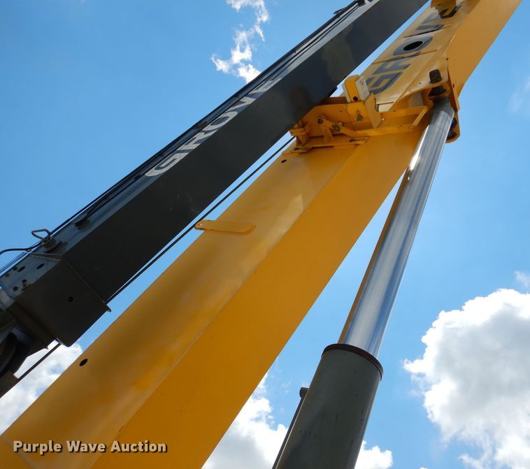 image for item DK2004 2003 Grove RT 530E  crane