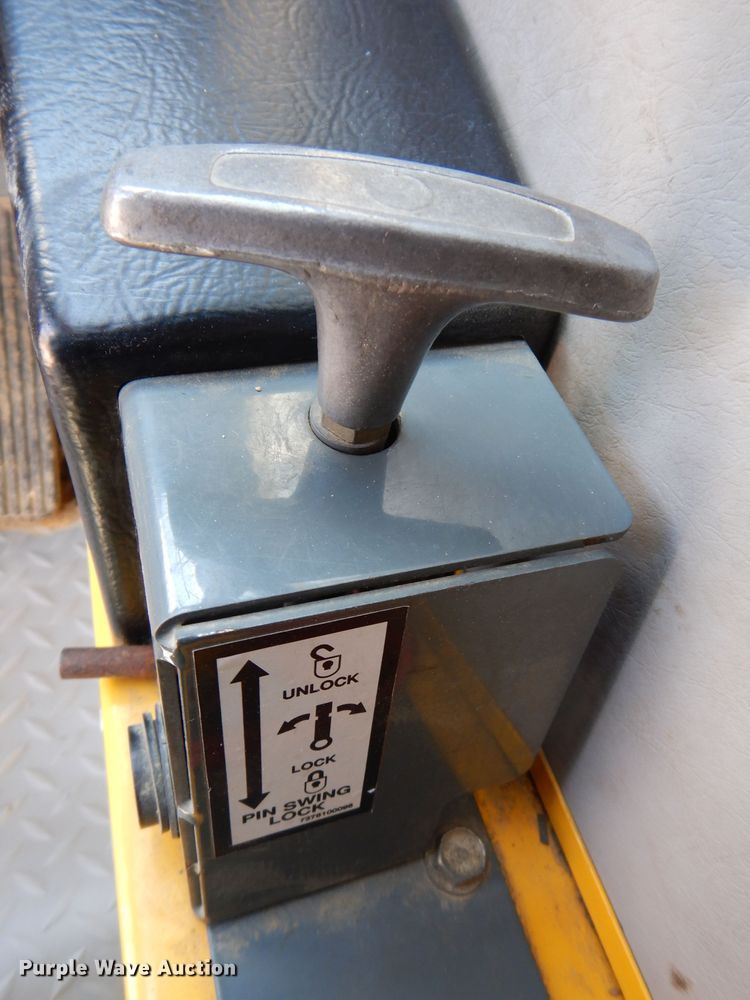 image for item DK2004 2003 Grove RT 530E  crane