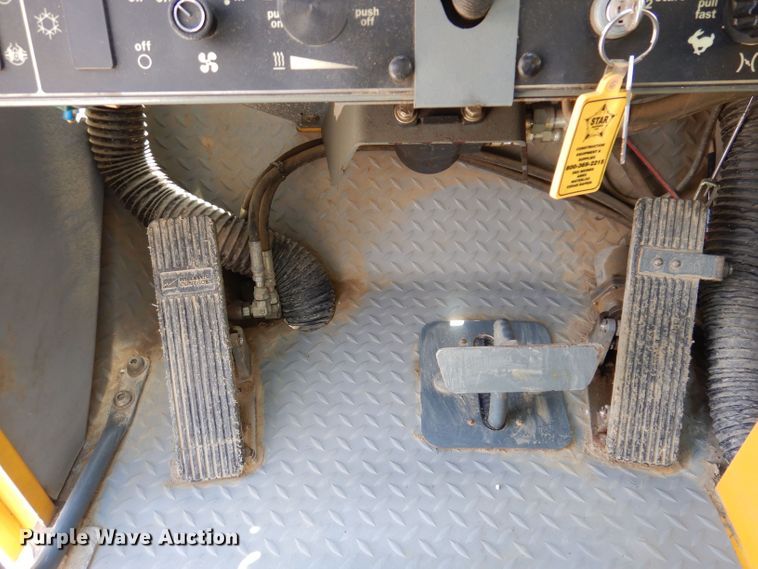 image for item DK2004 2003 Grove RT 530E  crane