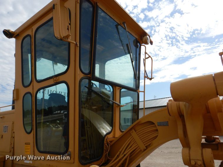 image for item DM2258 1977 Caterpillar 140G  motor grader