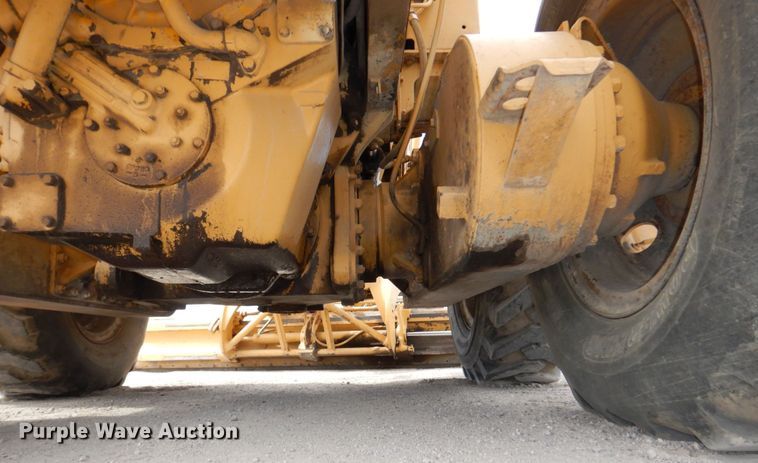 image for item DM2258 1977 Caterpillar 140G  motor grader