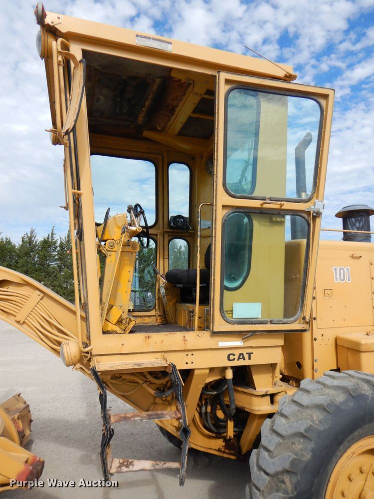 image for item DM2258 1977 Caterpillar 140G  motor grader