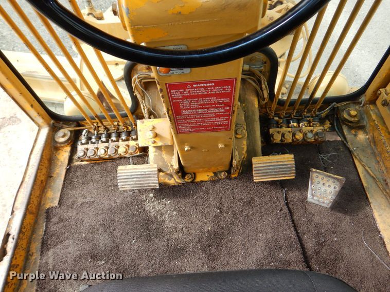 image for item DM2258 1977 Caterpillar 140G  motor grader