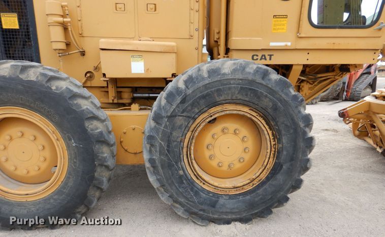 image for item DM2258 1977 Caterpillar 140G  motor grader