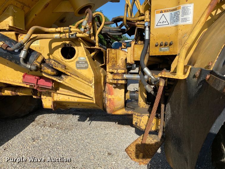 image for item DM4165 Caterpillar D400D  haul truck