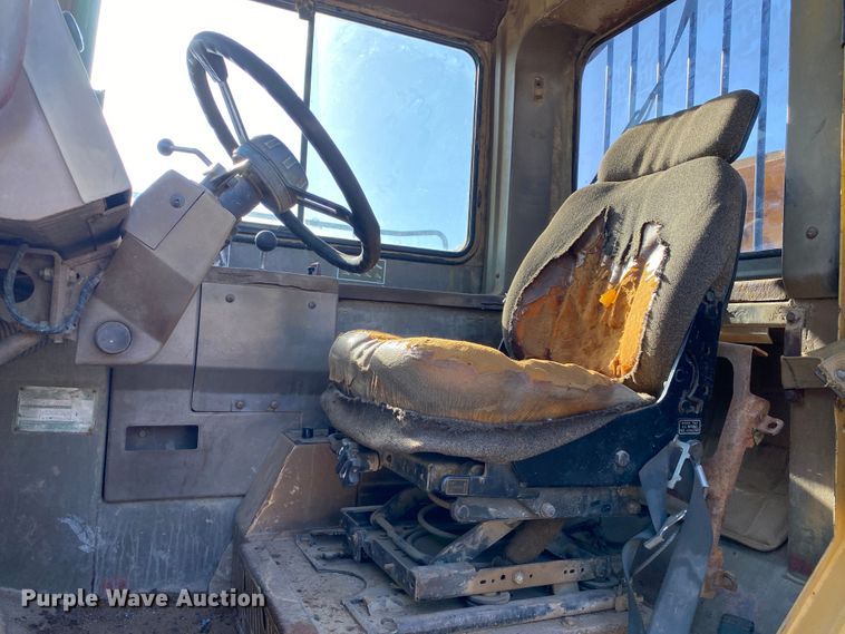 image for item DM4165 Caterpillar D400D  haul truck