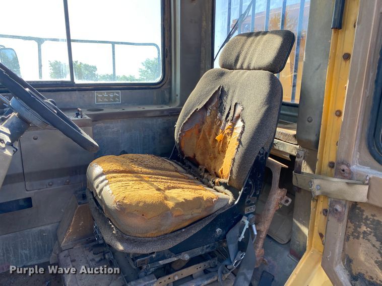 image for item DM4165 Caterpillar D400D  haul truck