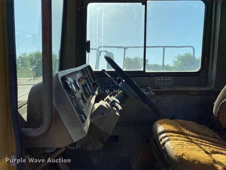 image for item DM4165 Caterpillar D400D  haul truck