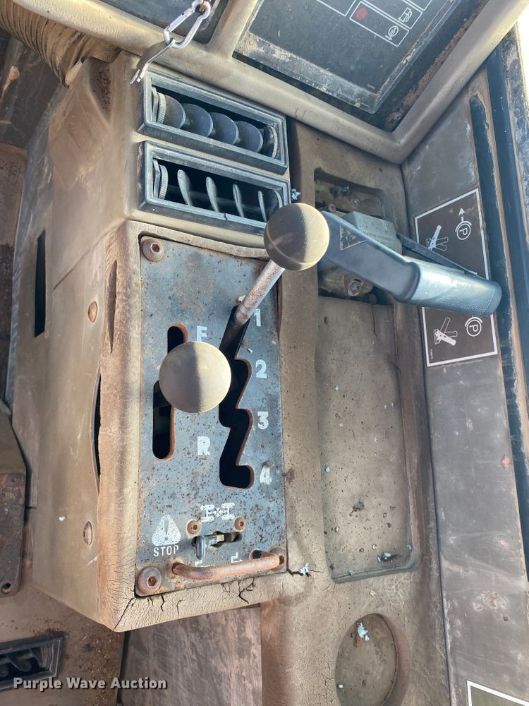 image for item DM4165 Caterpillar D400D  haul truck