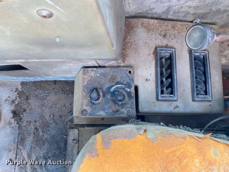 image for item DM4165 Caterpillar D400D  haul truck