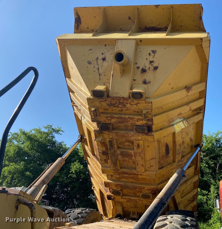 image for item DM4165 Caterpillar D400D  haul truck