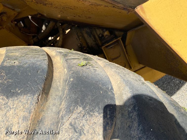 image for item DM4165 Caterpillar D400D  haul truck