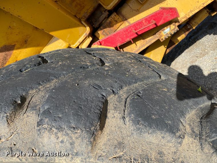 image for item DM4165 Caterpillar D400D  haul truck