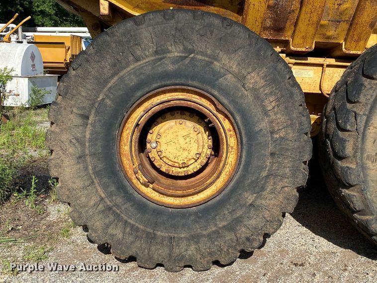 image for item DM4165 Caterpillar D400D  haul truck