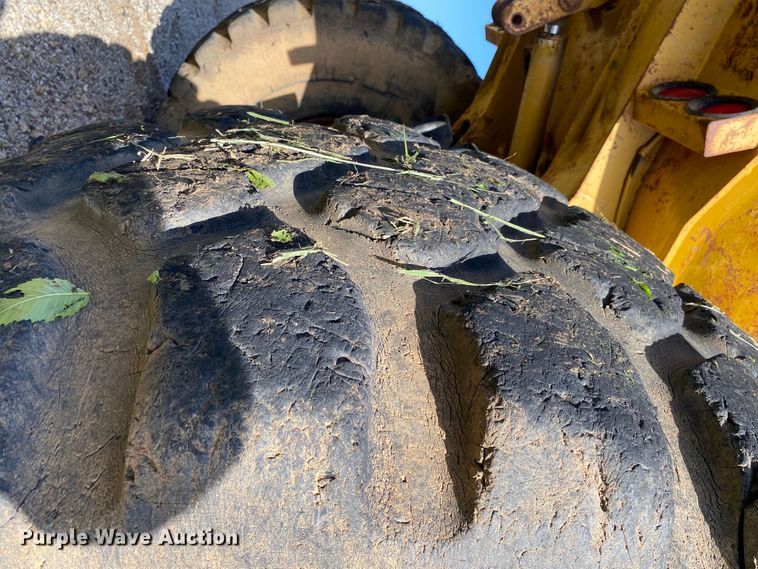 image for item DM4165 Caterpillar D400D  haul truck