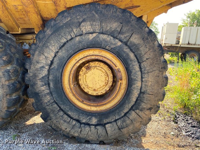 image for item DM4165 Caterpillar D400D  haul truck