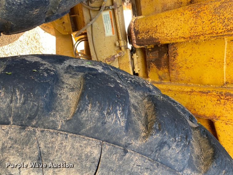 image for item DM4165 Caterpillar D400D  haul truck