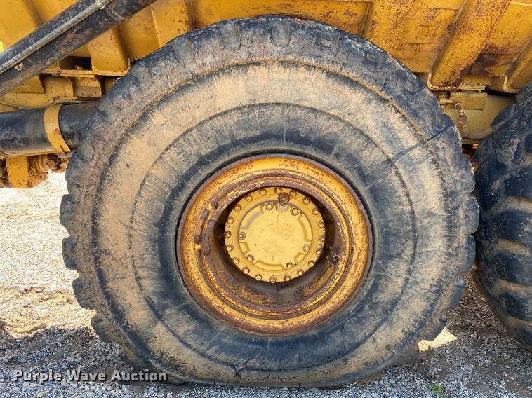 image for item DM4165 Caterpillar D400D  haul truck