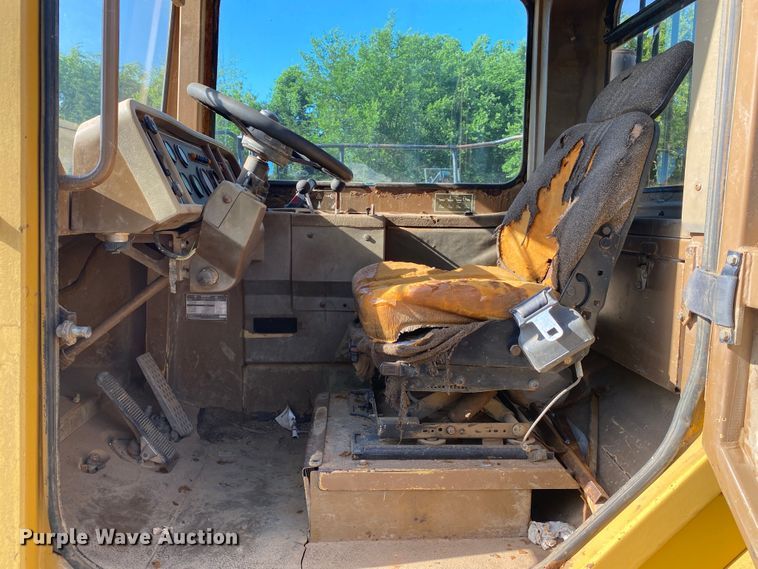 image for item DM4166 1994 Caterpillar D400D  haul truck