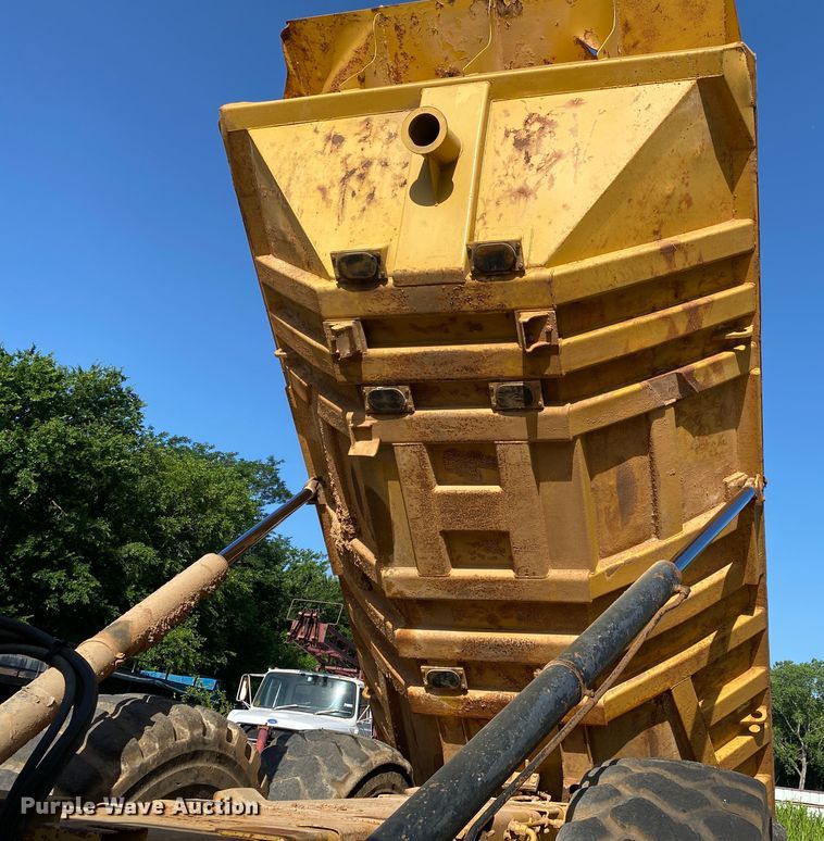 image for item DM4166 1994 Caterpillar D400D  haul truck