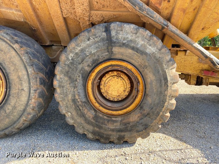 image for item DM4166 1994 Caterpillar D400D  haul truck