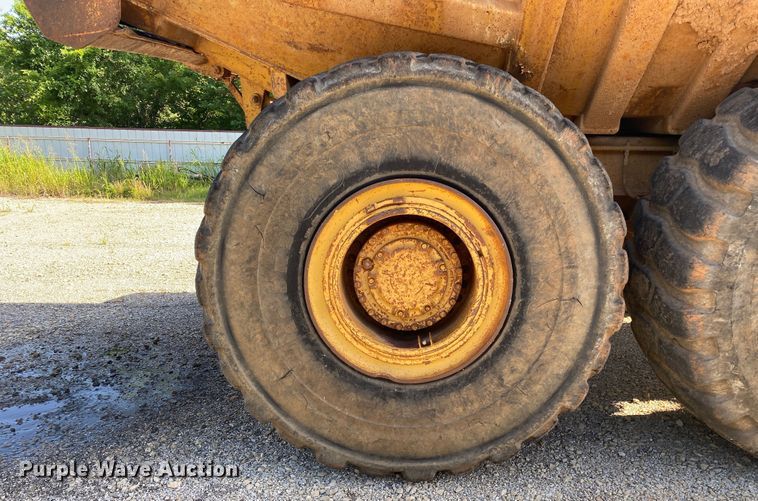 image for item DM4166 1994 Caterpillar D400D  haul truck