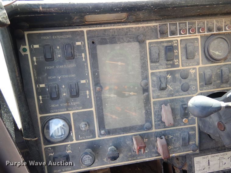 image for item DN0332 1995 Grove RT530D  crane