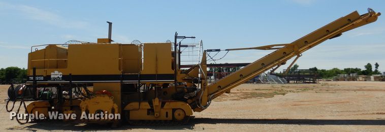 image for item DN0344 1986 Caterpillar TR-225B  asphalt trimmer