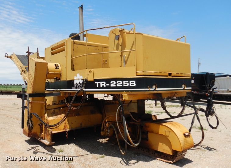 image for item DN0344 1986 Caterpillar TR-225B  asphalt trimmer