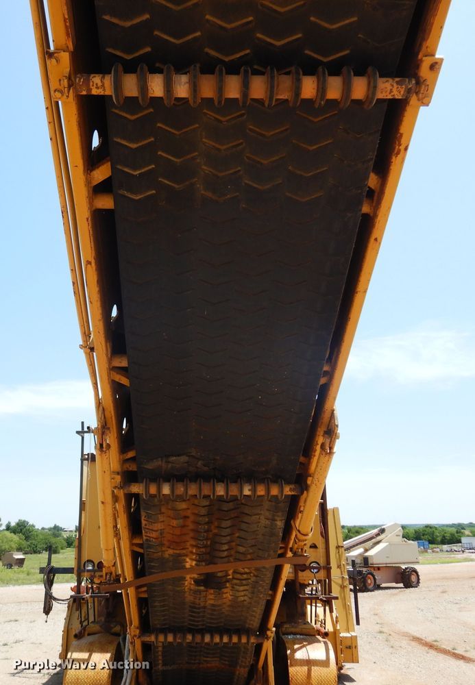 image for item DN0344 1986 Caterpillar TR-225B  asphalt trimmer