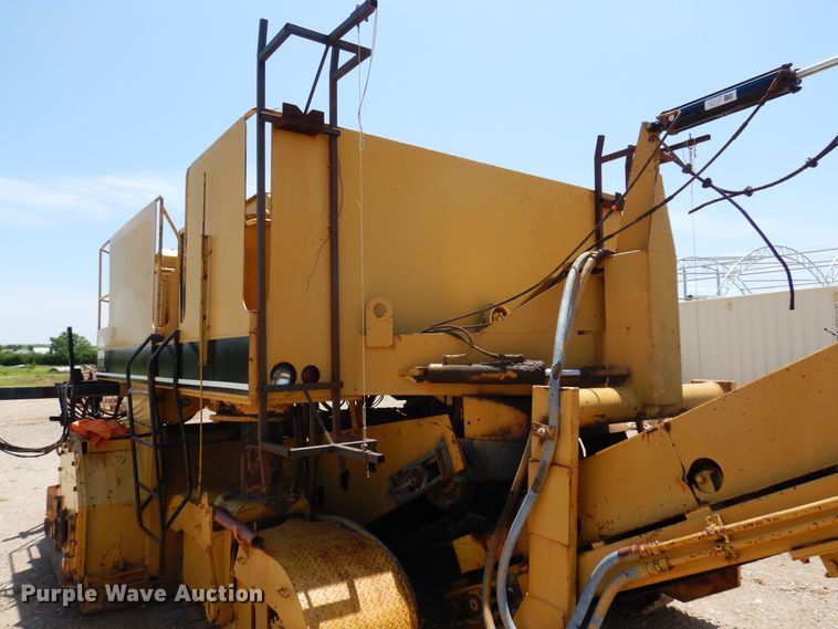 image for item DN0344 1986 Caterpillar TR-225B  asphalt trimmer