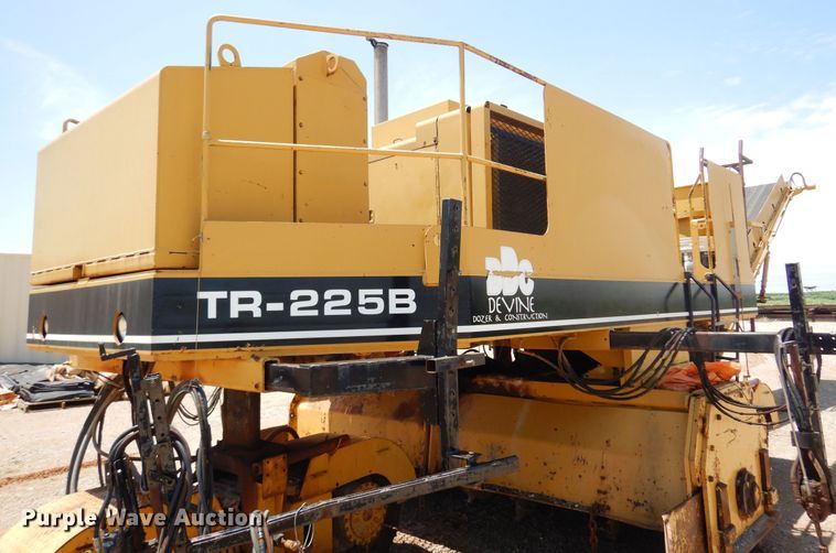 image for item DN0344 1986 Caterpillar TR-225B  asphalt trimmer