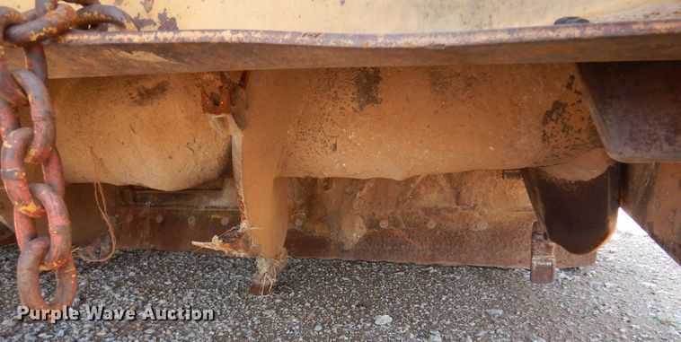 image for item DN0344 1986 Caterpillar TR-225B  asphalt trimmer