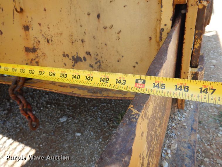 image for item DN0344 1986 Caterpillar TR-225B  asphalt trimmer