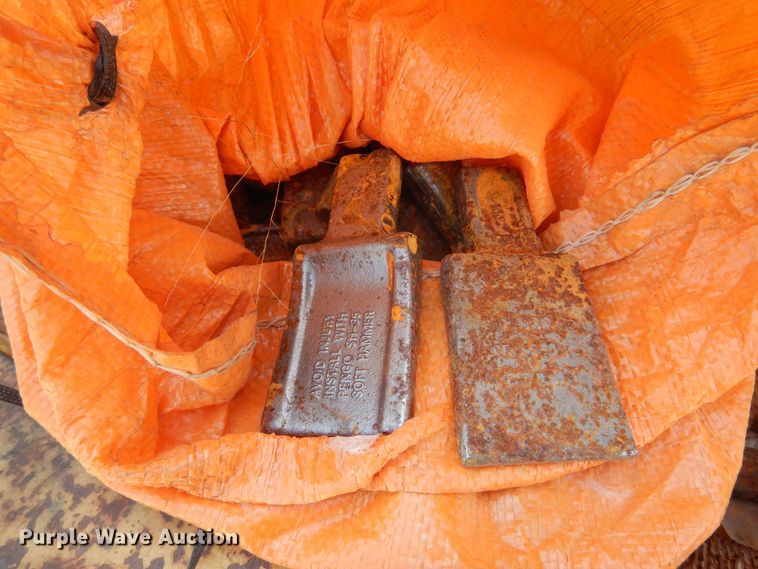 image for item DN0344 1986 Caterpillar TR-225B  asphalt trimmer