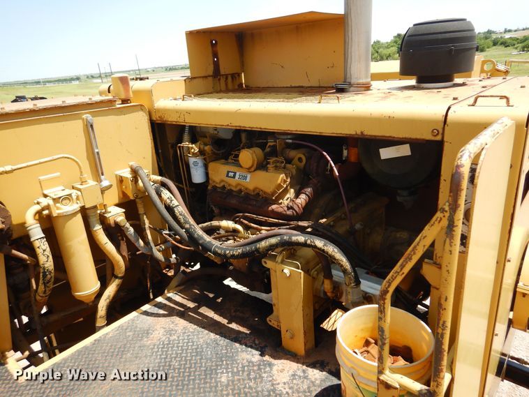 image for item DN0344 1986 Caterpillar TR-225B  asphalt trimmer