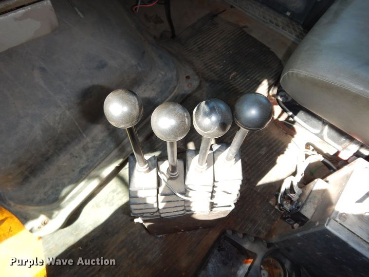 image for item DN1593 2002 Sterling LT9511  dump truck