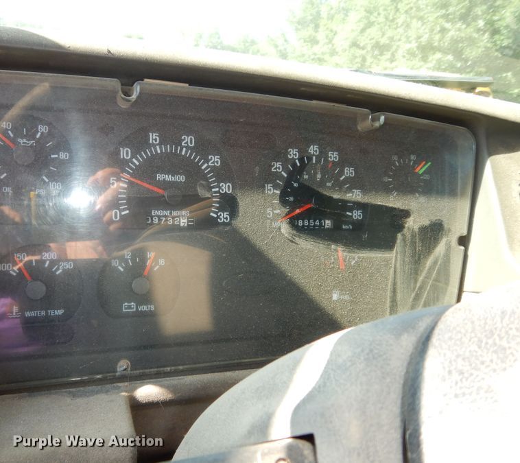 image for item DN1593 2002 Sterling LT9511  dump truck