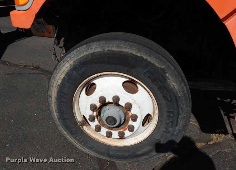 image for item DN1593 2002 Sterling LT9511  dump truck